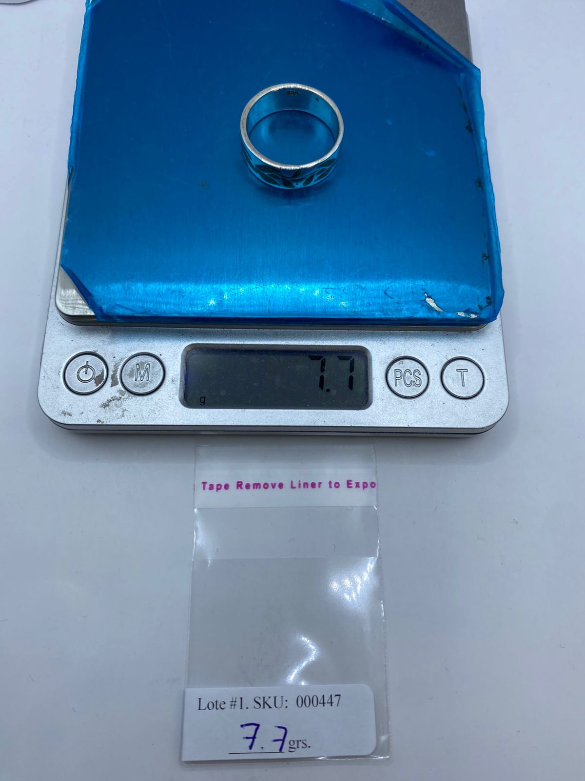 Anillo Malaquita Calado Diseño Hojas en Plata .925, peso en gramos (báscula)