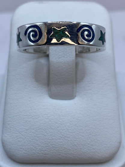 Anillo Malaquita con Diseño Estrellas y Espirales en Plata .925 — vista lateral