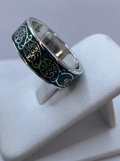 Anillo de Malaquita con Diseño Floral Calado en Plata .925, vista lateral