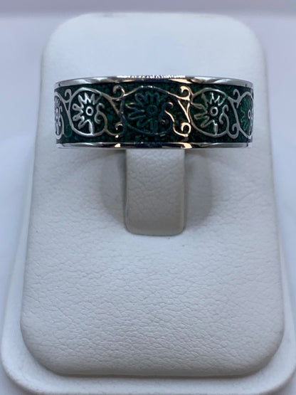 Anillo de Malaquita con Diseño Floral Calado en Plata .925, vista de detalle