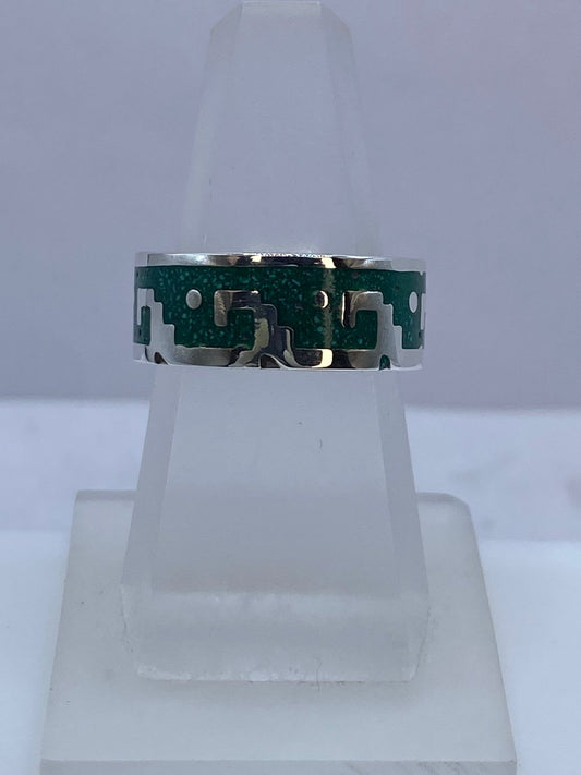 Anillo de Malaquita con Diseño Geométrico Minimalista en Plata .925 — vista lateral