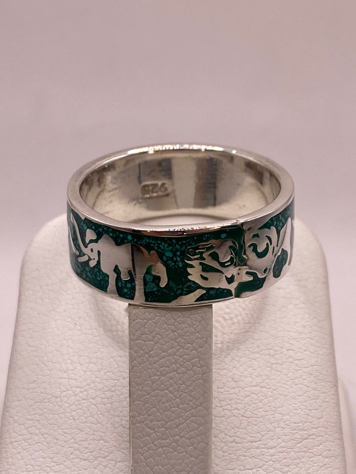 Anillo de Malaquita con Figuras de Animales Plata925, sello de autenticidad Plata Ley .925
