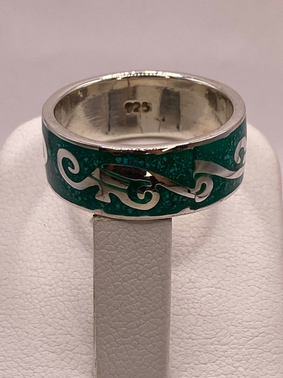 Anillo de Malaquita con Greca Ornamentada, sello de autenticidad Plata Ley .925