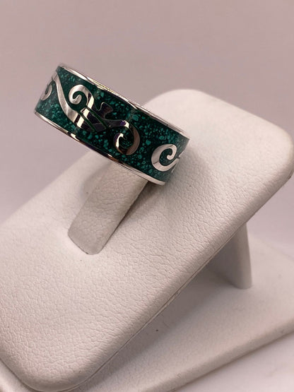 Anillo de Malaquita con Greca Ornamentada, vista frontal