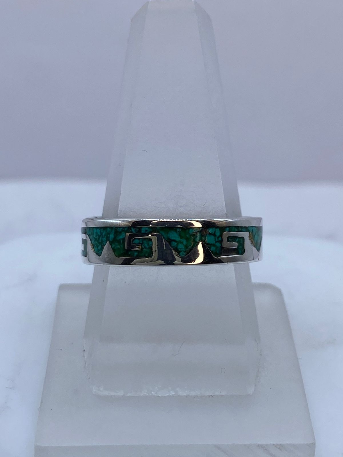 Anillo de Malaquita con Grecas Caladas en Plata .925 — vista lateral