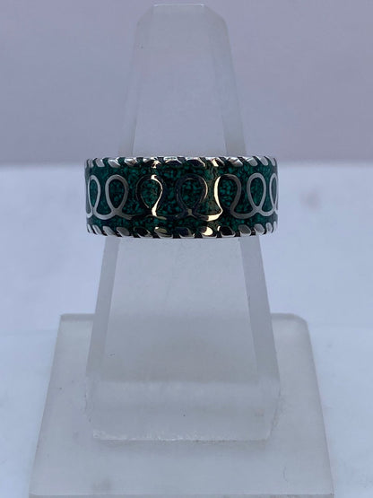 Anillo de Malaquita con Patrón Esculpido en Plata .925, vista lateral