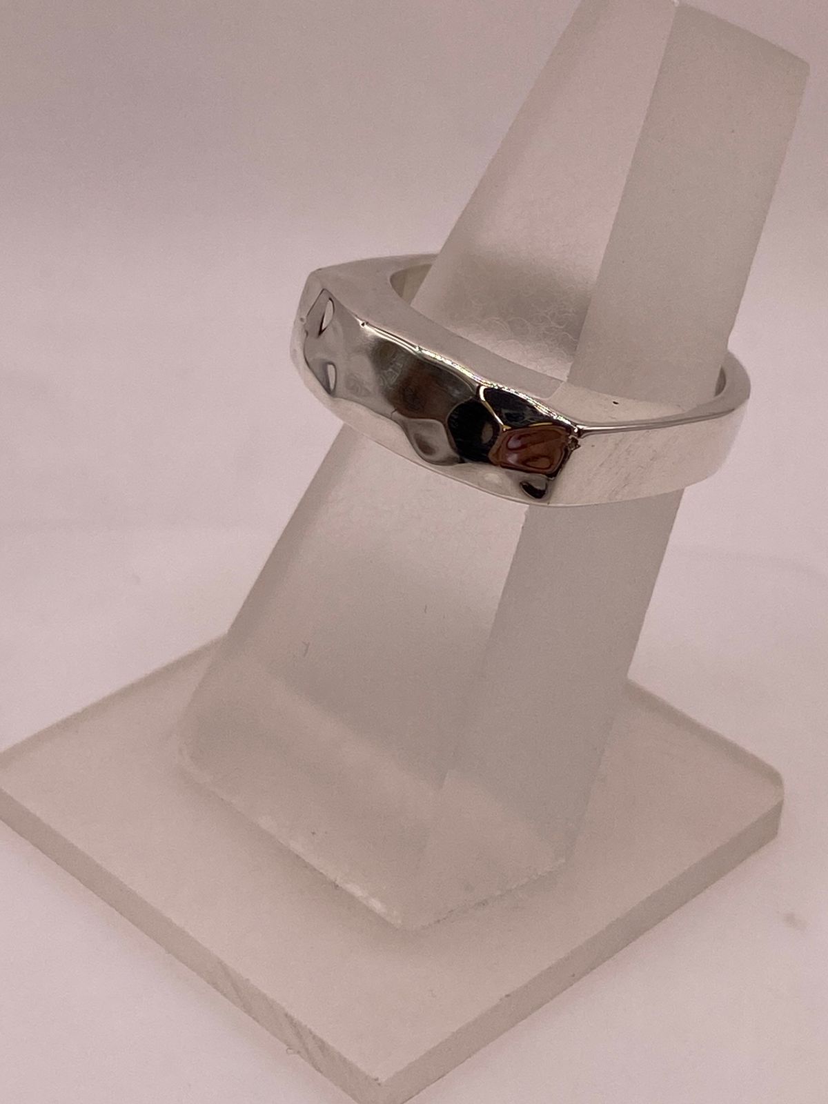 Anillo Martillado de Plata Ley .925, vista frontal
