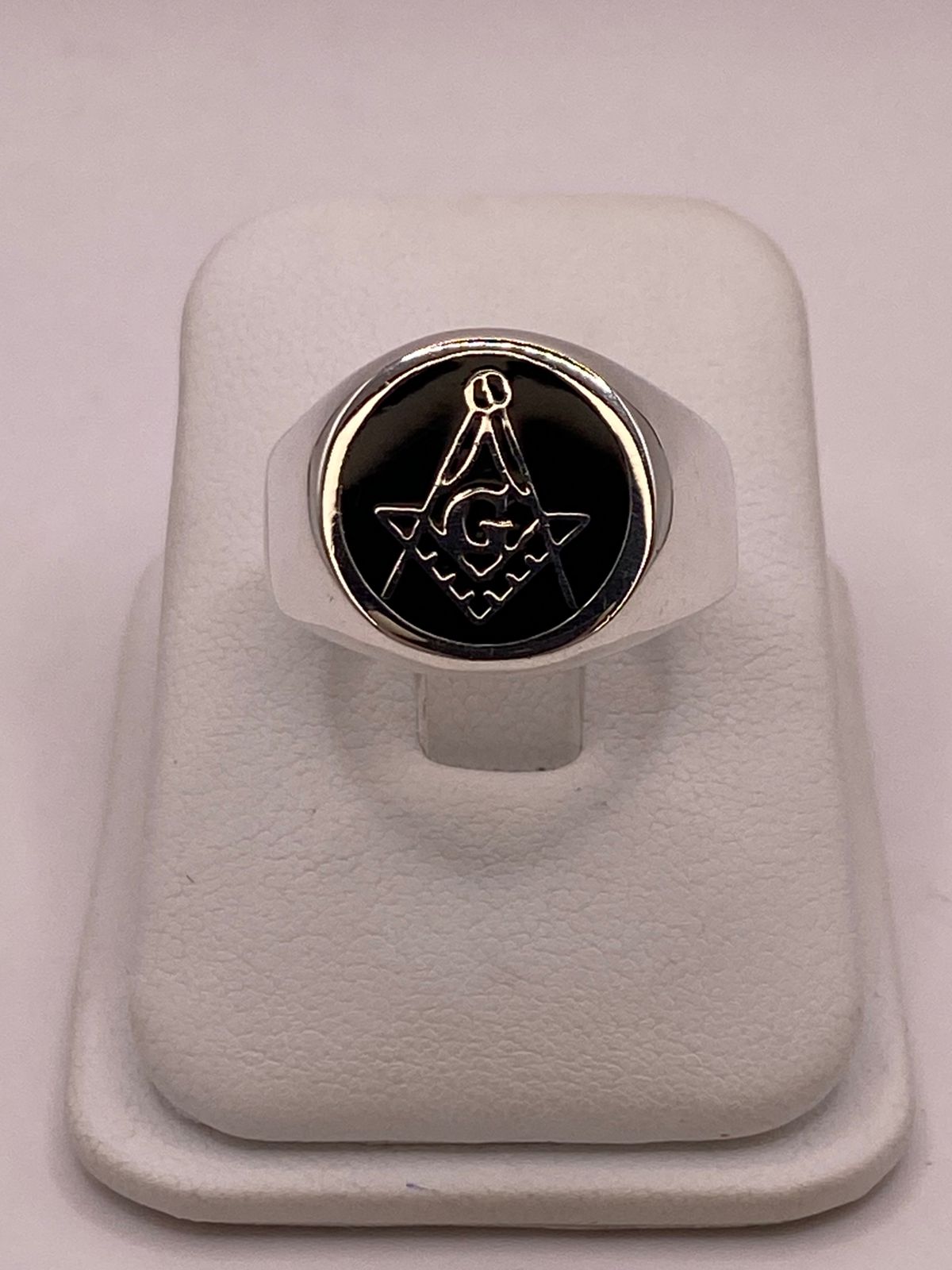 Anillo Masónico Compás y Escuadra en Plata .925 — ángulo diagonal