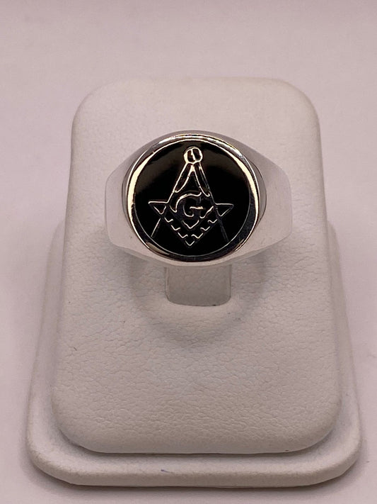 Anillo Masónico Compás y Escuadra en Plata .925 — ángulo diagonal