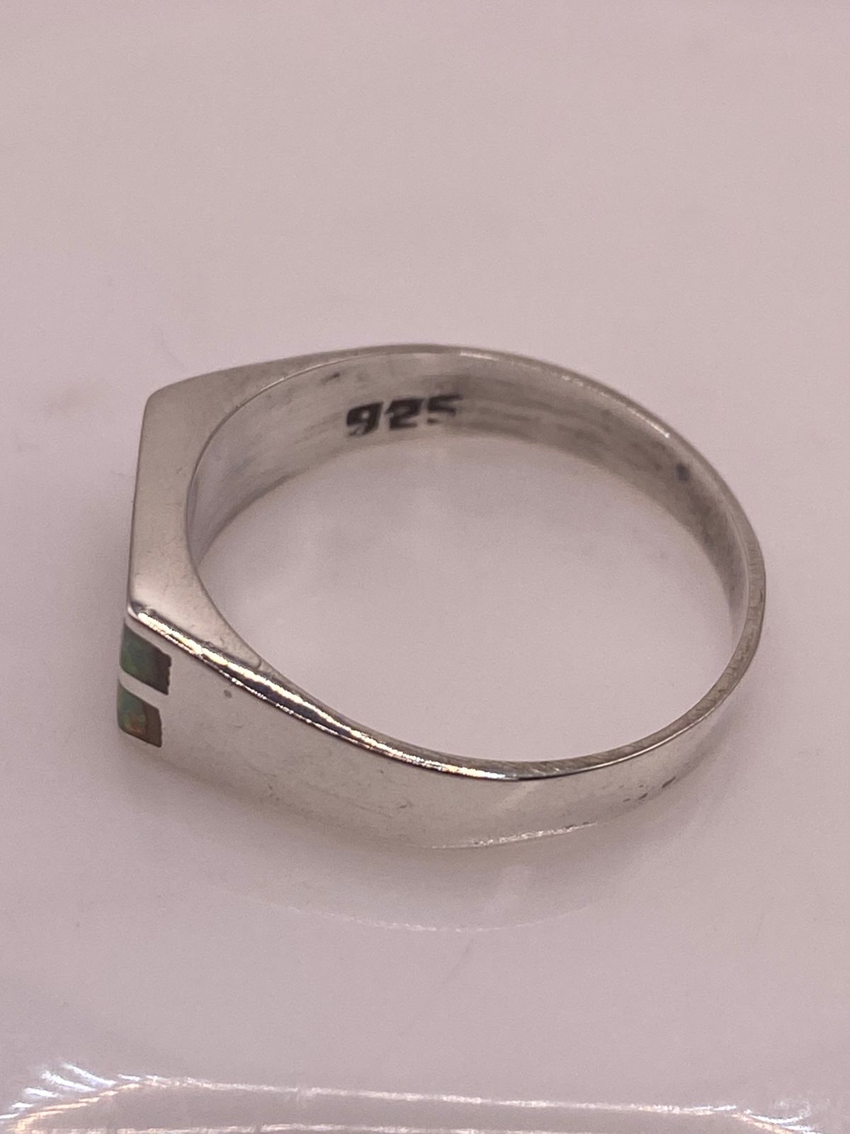 Anillo Minimalista de Plata 925 con Ópalo de Fuego, sello de autenticidad Plata Ley .925