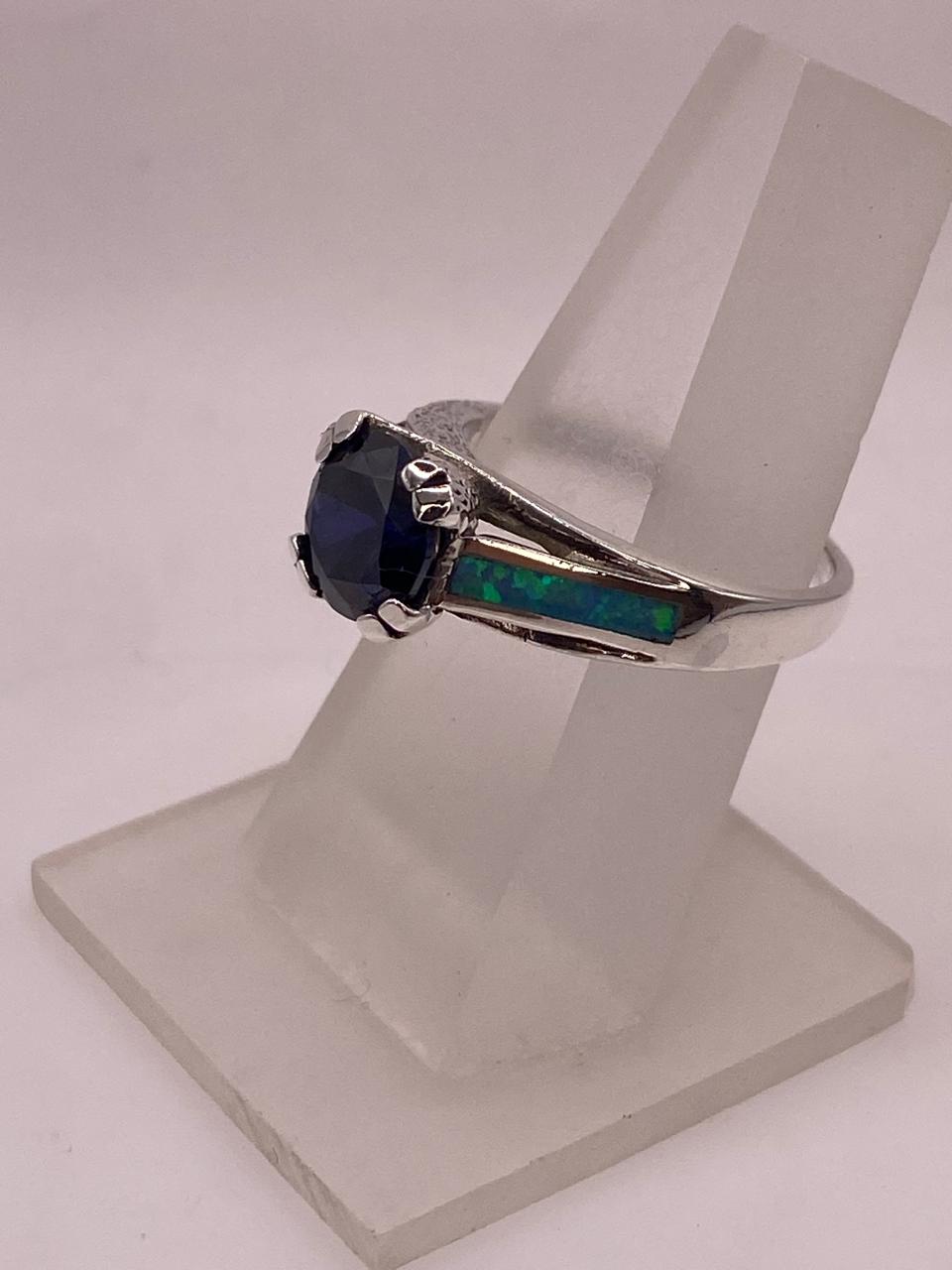 Anillo Moderno de Plata 925 con Ópalo de Fuego y Zirconia, vista frontal