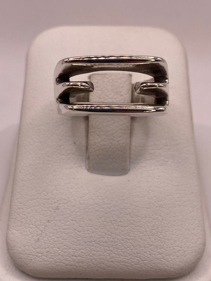 Anillo Moderno de Doble Barra Abierta en Plata .925, vista de detalle