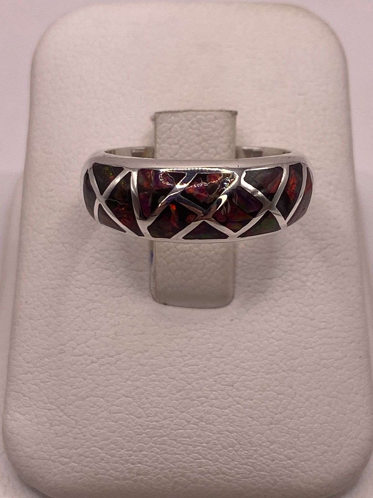 Anillo Moderno Geométrico de Plata 950 con Ópalo de Fuego, vista de detalle