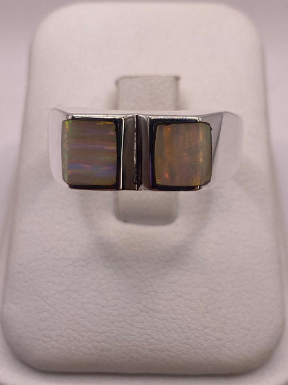 Anillo Moderno Geométrico de Plata 950 con Ópalo de Fuego, vista lateral