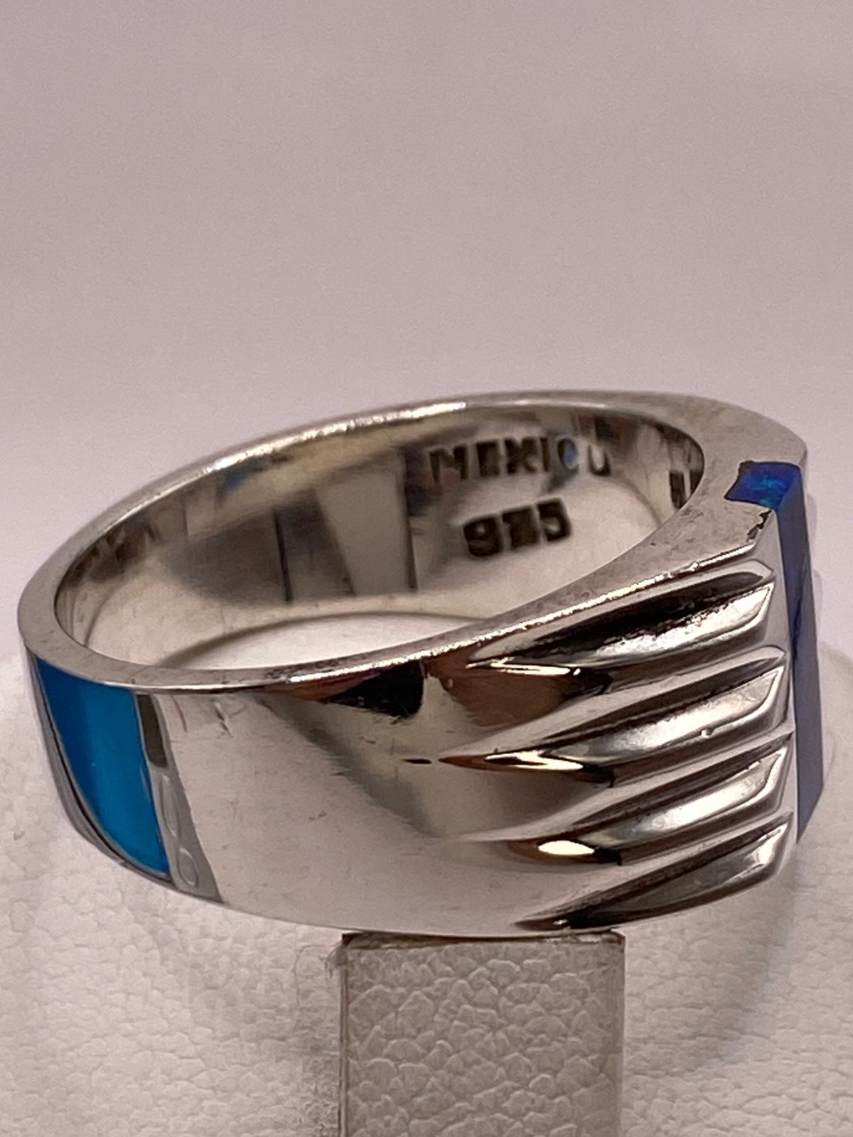 Anillo Moderno con Ópalo de Fuego Azul‑verde en Plata Ley 925, sello de autenticidad Plata Ley .925