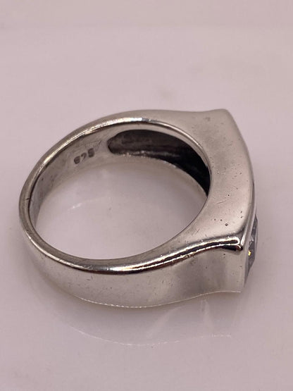 Anillo Moderno con Ópalo de Fuego y Circonias en Plata .925, sello de autenticidad Plata Ley .925