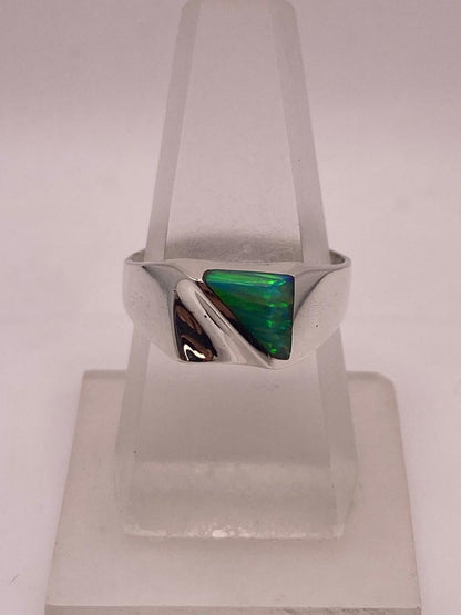 Anillo Moderno de Plata 925 con Ópalo de Fuego — ángulo diagonal