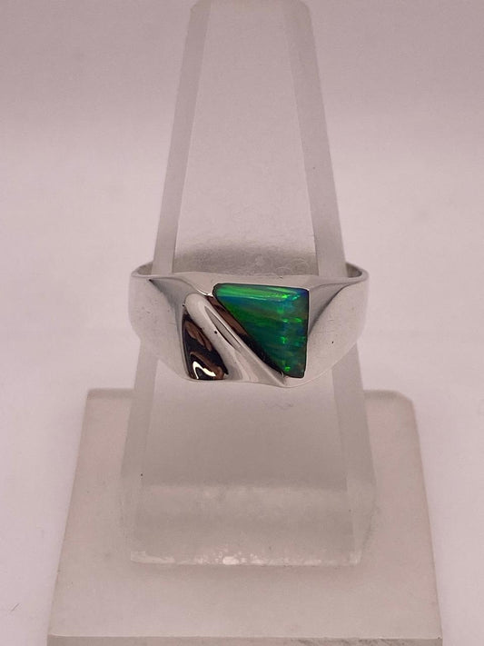 Anillo Moderno de Plata 925 con Ópalo de Fuego — ángulo diagonal