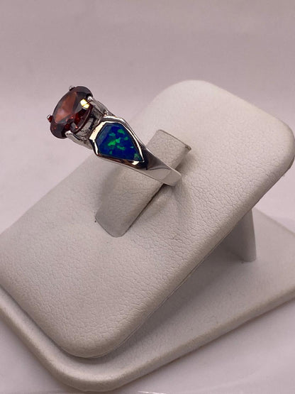 Anillo Moderno de Plata 925 con Ópalo de Fuego y Zirconia, vista lateral