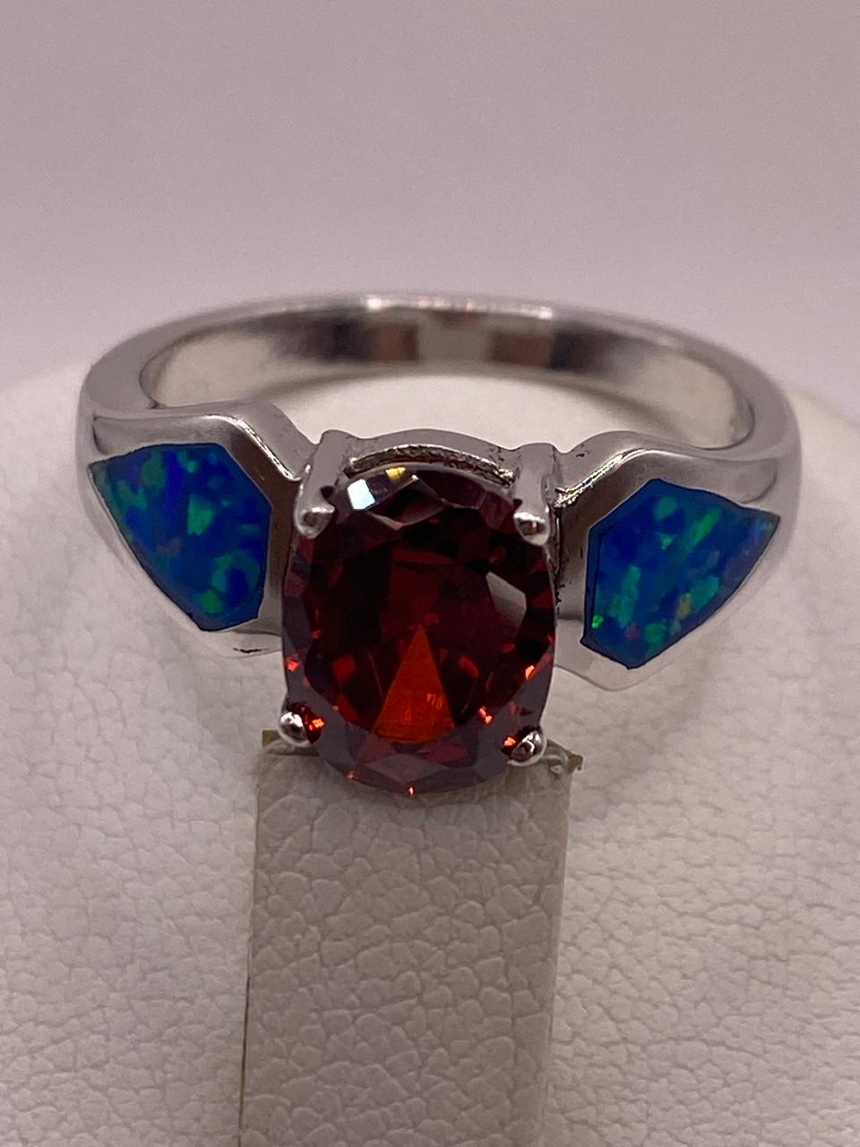 Anillo Moderno de Plata 925 con Ópalo de Fuego y Zirconia, vista superior
