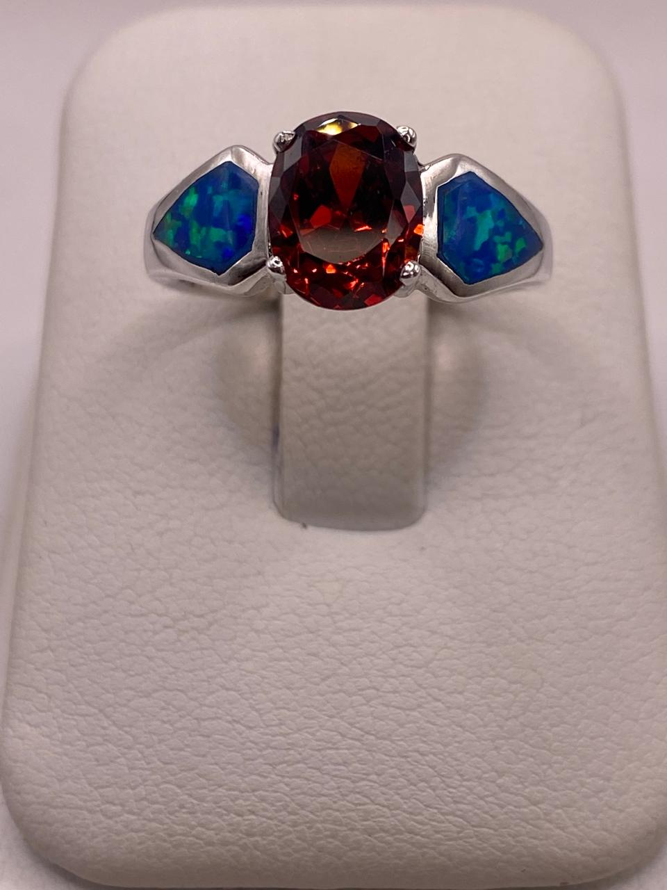 Anillo Moderno de Plata 925 con Ópalo de Fuego y Zirconia, vista frontal