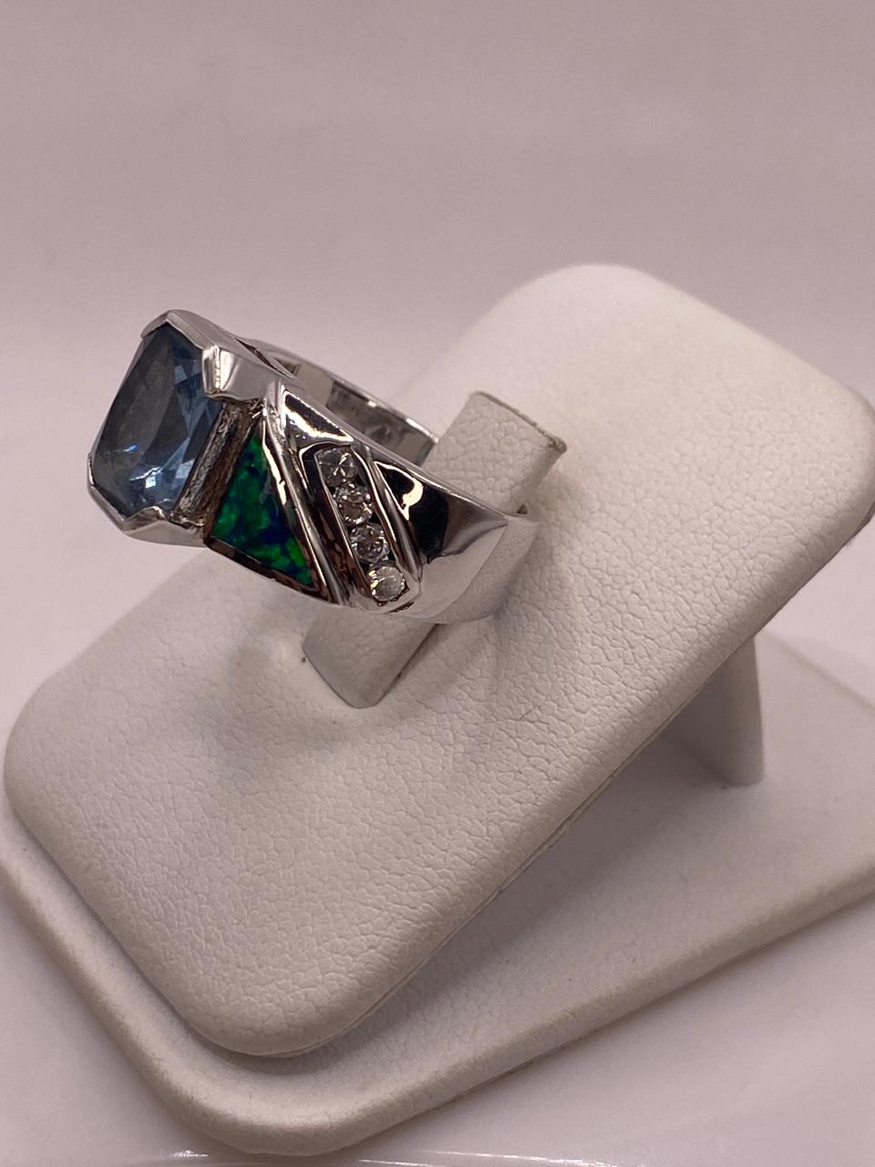 Anillo Moderno de Plata 925 con Ópalo de Fuego y Zirconia, vista frontal