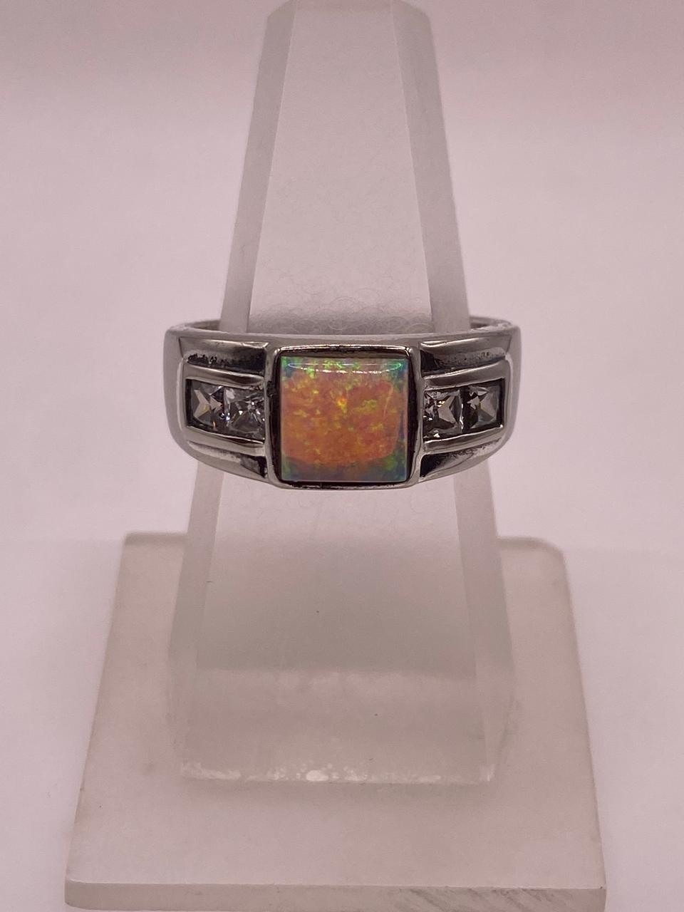 Anillo Moderno de Plata 925 con Ópalo de Fuego y Zirconia — ángulo diagonal