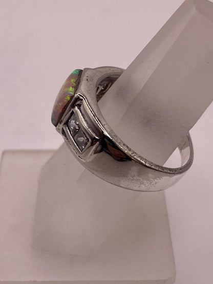 Anillo Moderno de Plata 925 con Ópalo de Fuego y Zirconia, vista de detalle