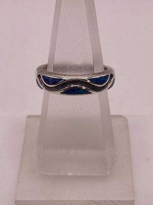 Anillo Moderno de Plata 950 con Ópalo de Fuego — ángulo diagonal