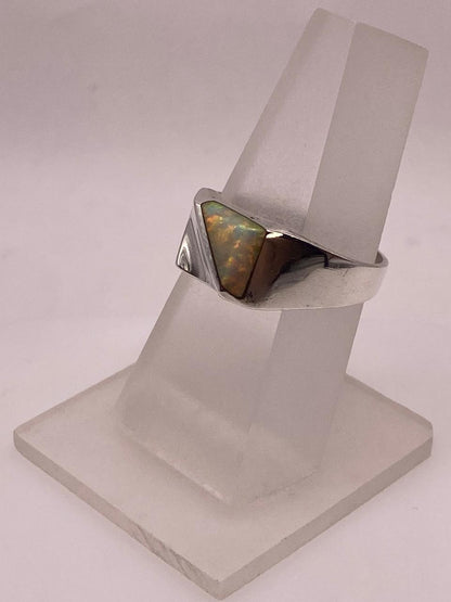 Anillo Moderno de Plata 950 con Ópalo de Fuego, vista frontal