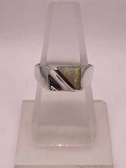 Anillo Moderno de Plata 950 con Ópalo de Fuego, vista lateral