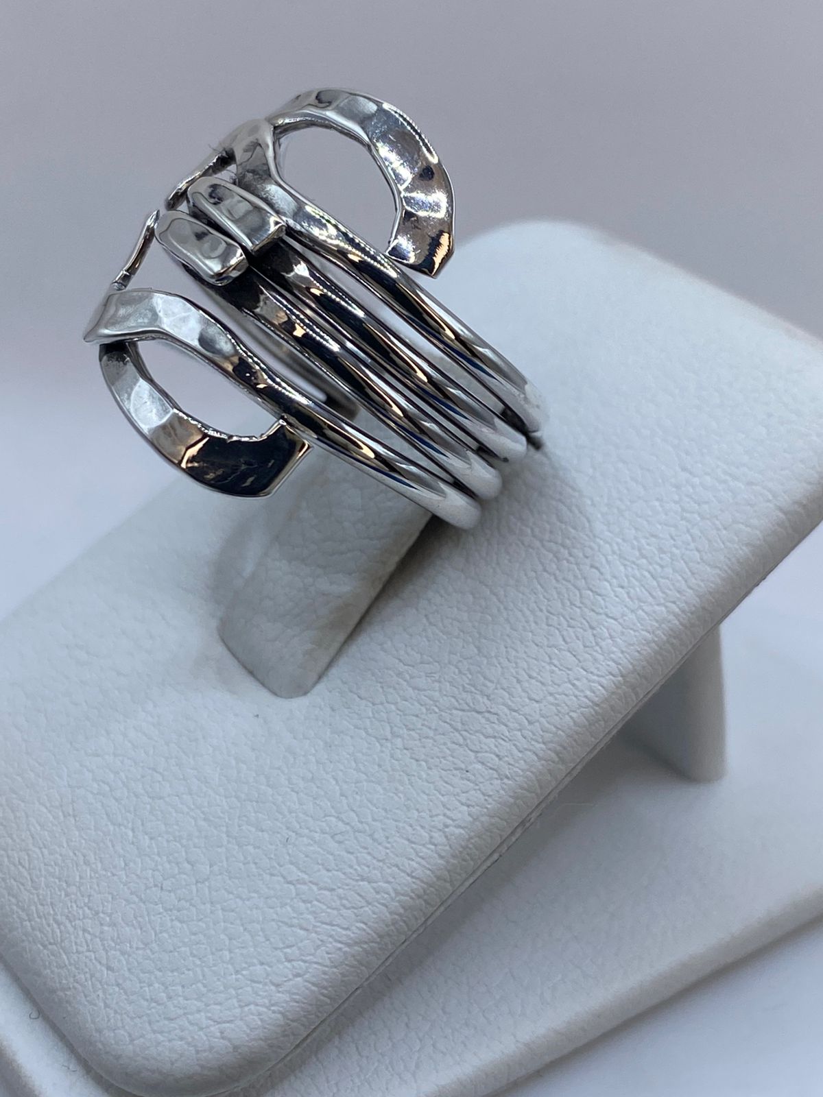 Anillo Multibanda Orgánico en Plata .925, vista frontal
