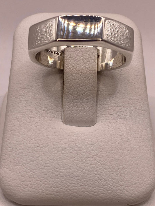 Anillo Octagonal Pulido en Plata .925, vista frontal