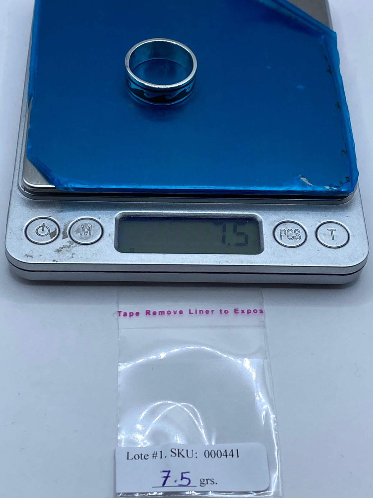 Anillo Olas Elegantes en Plata .925 con Malaquita, peso en gramos (báscula)