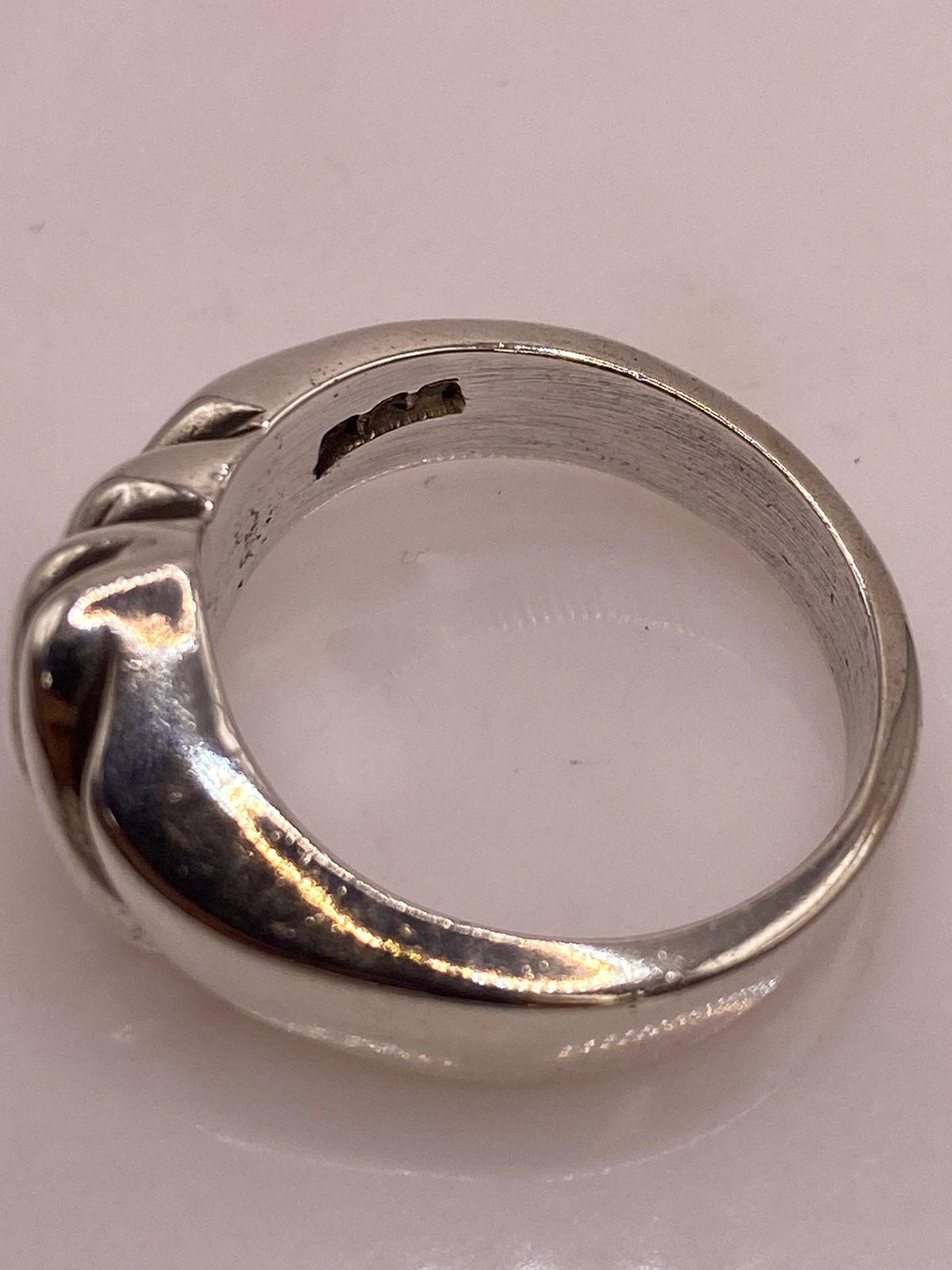 Anillo Ondulado Contemporáneo en Plata .925, sello de autenticidad Plata Ley .925