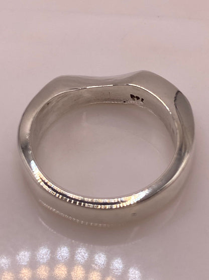 Anillo Ondulado Martillado en Plata .925, sello de autenticidad Plata Ley .925