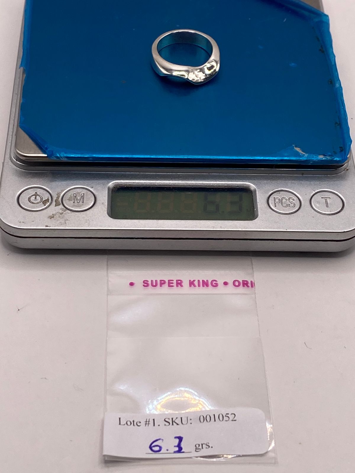 Anillo Ondulado Martillado en Plata .925, peso en gramos (báscula)
