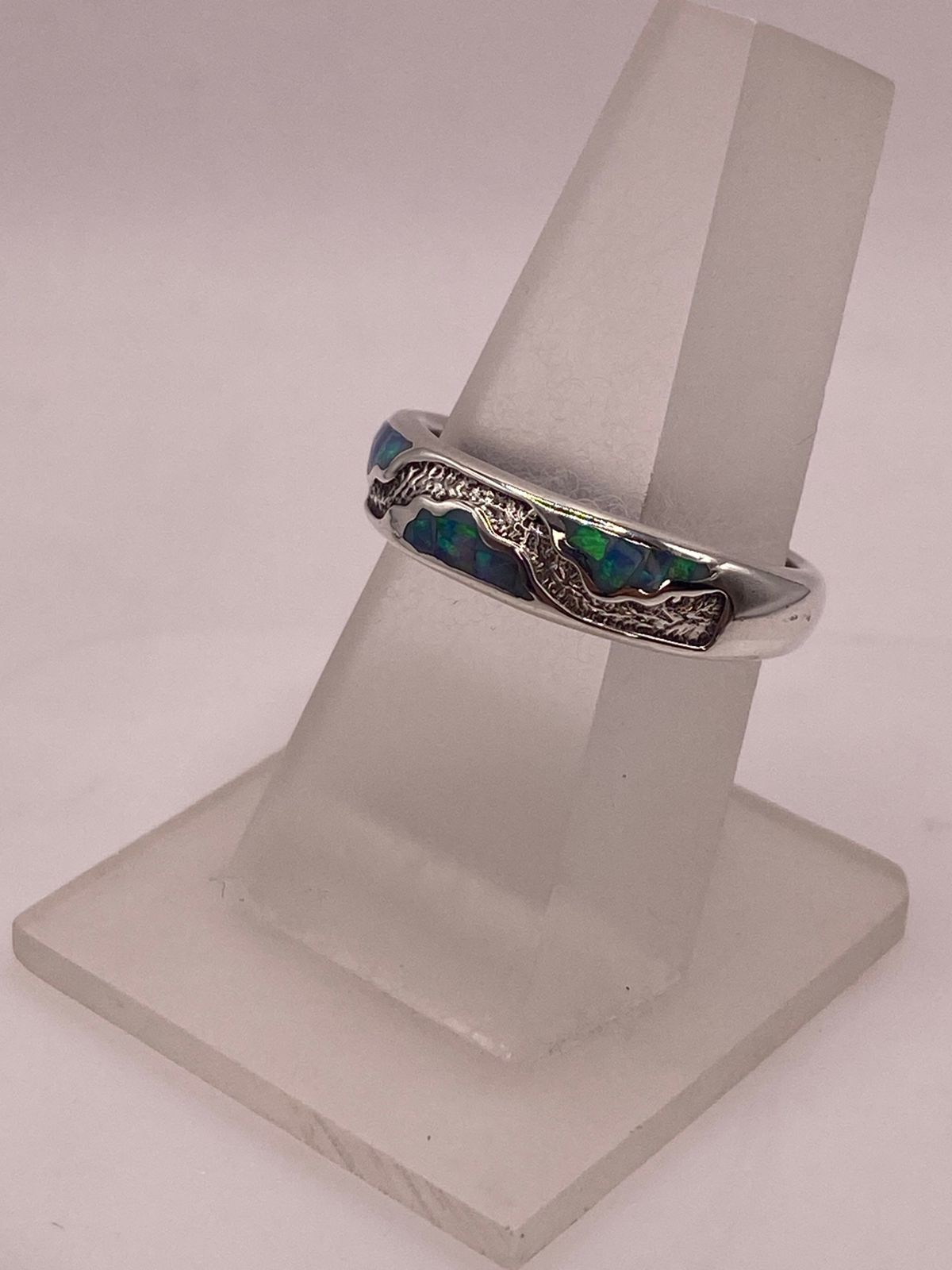 Anillo Ondulado de Plata 950 con Ópalo de Fuego, vista frontal