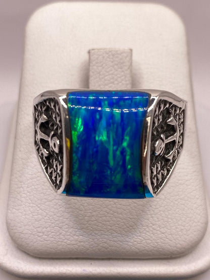 Anillo de Ópalo Azul con Detalle de Ancla en Plata .925, vista posterior