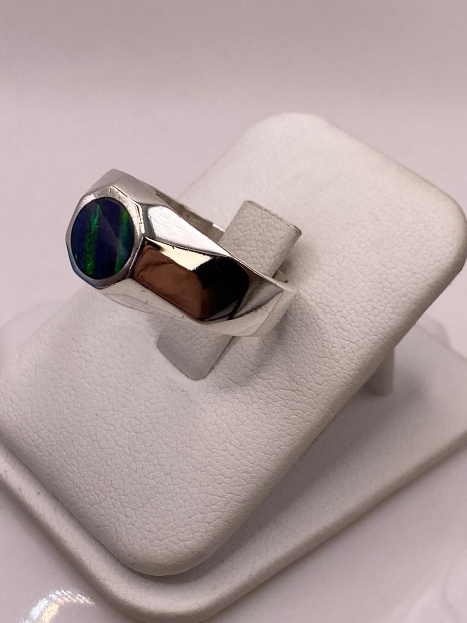 Anillo de Ópalo de Fuego Azul‑verde en Plata Ley 925, vista frontal