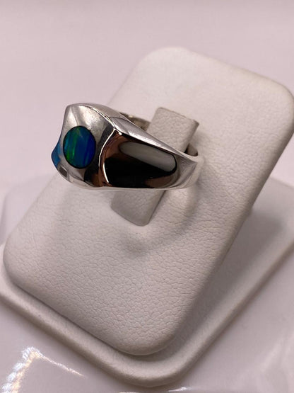 Anillo de Ópalo de Fuego Azul‑Verde en Plata Ley 925, vista frontal