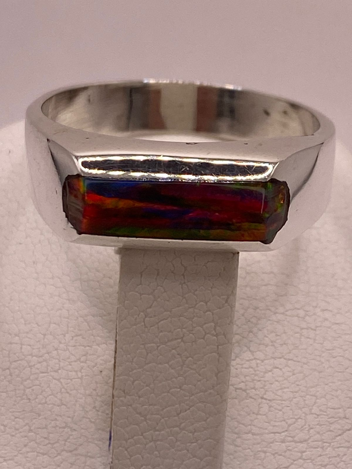 Anillo con Ópalo de Fuego en Barra Multicolor en Plata .925, vista superior