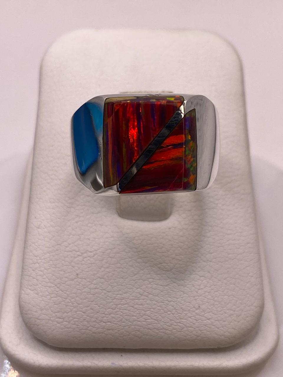 Anillo de Ópalo de Fuego con Diseño Geométrico en Plata Ley 925, vista frontal