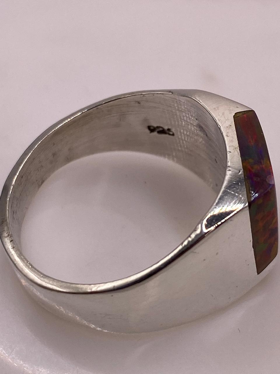 Anillo de Ópalo de Fuego con Diseño Geométrico en Plata Ley 925, sello de autenticidad Plata Ley .925