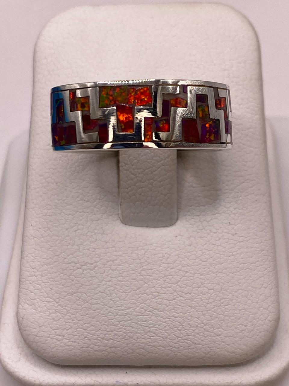 Anillo de Ópalo de Fuego con Diseño Geométrico en Plata Ley 950
