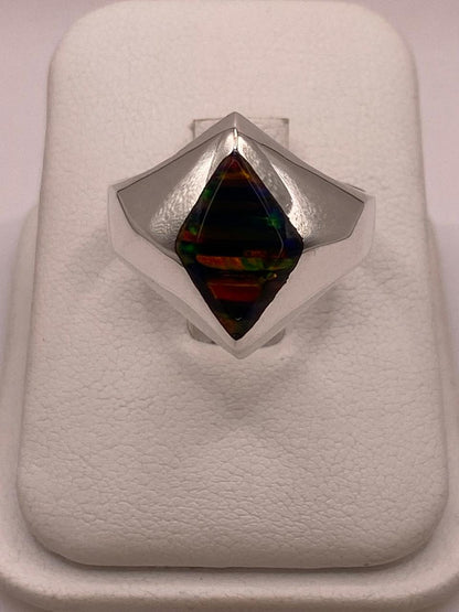 Anillo con Ópalo de Fuego Multicolor en Rombo, vista superior