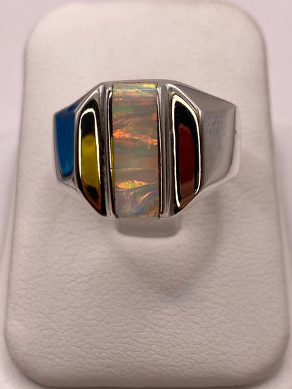 Anillo con Ópalo de Fuego y Placas Laterales Plata Ley 950, vista de detalle