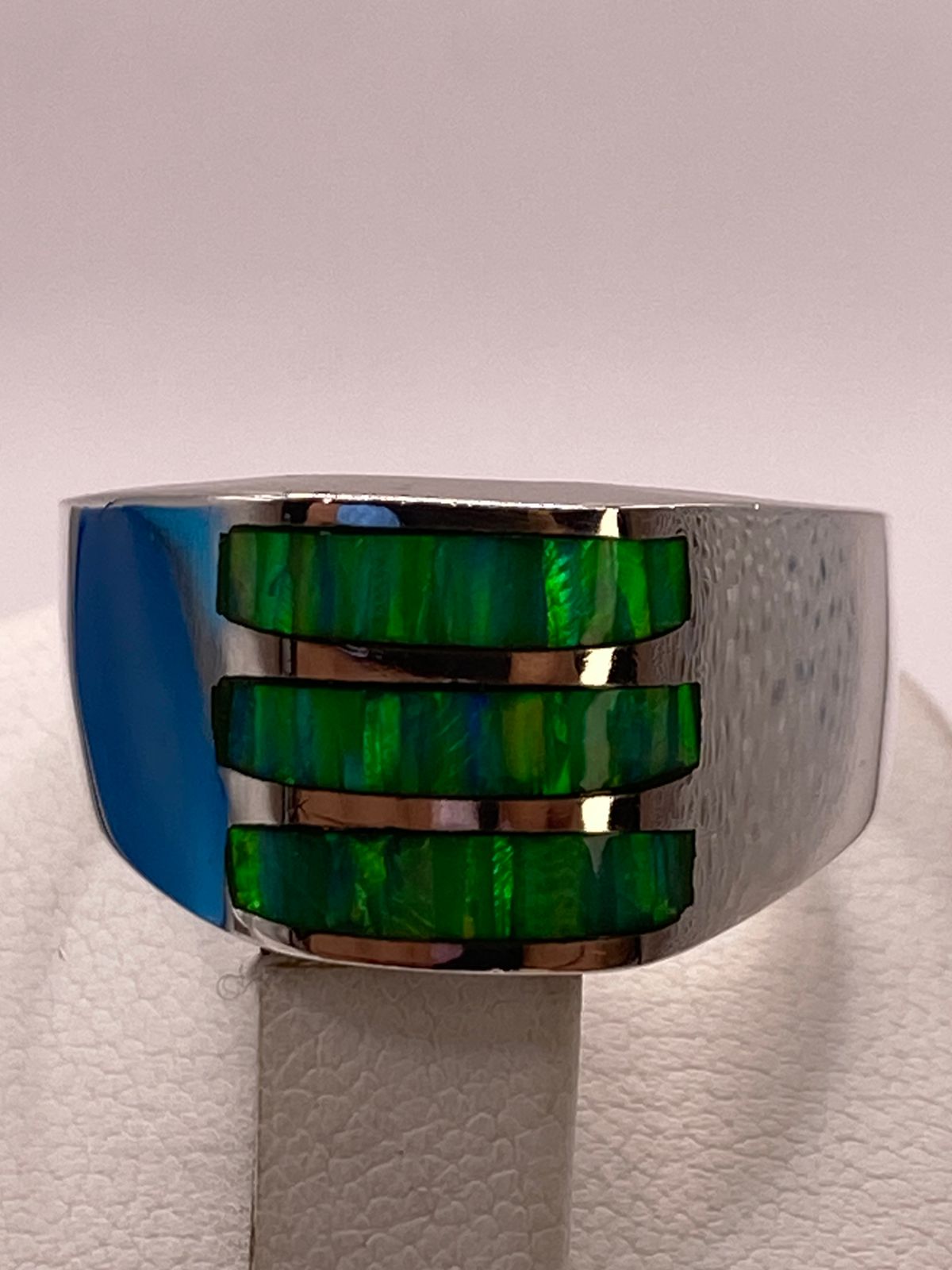 Anillo con Ópalo de Fuego Plata Ley 950 Diseño Triple Incrustación, vista superior