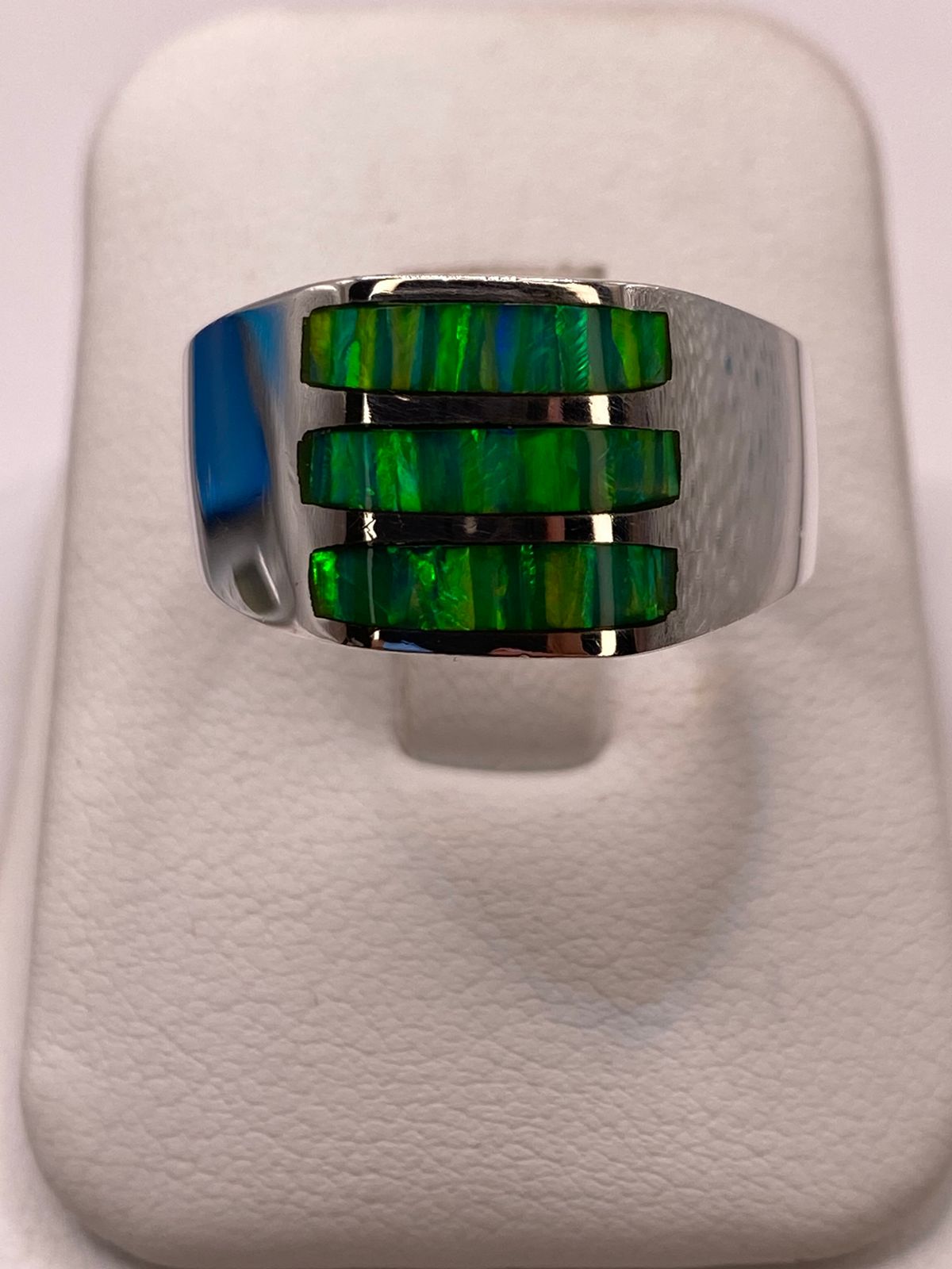 Anillo con Ópalo de Fuego Plata Ley 950 Diseño Triple Incrustación, vista de detalle