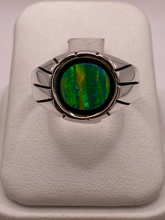 Anillo con Ópalo de Fuego Verde en Plata .950 — ángulo diagonal
